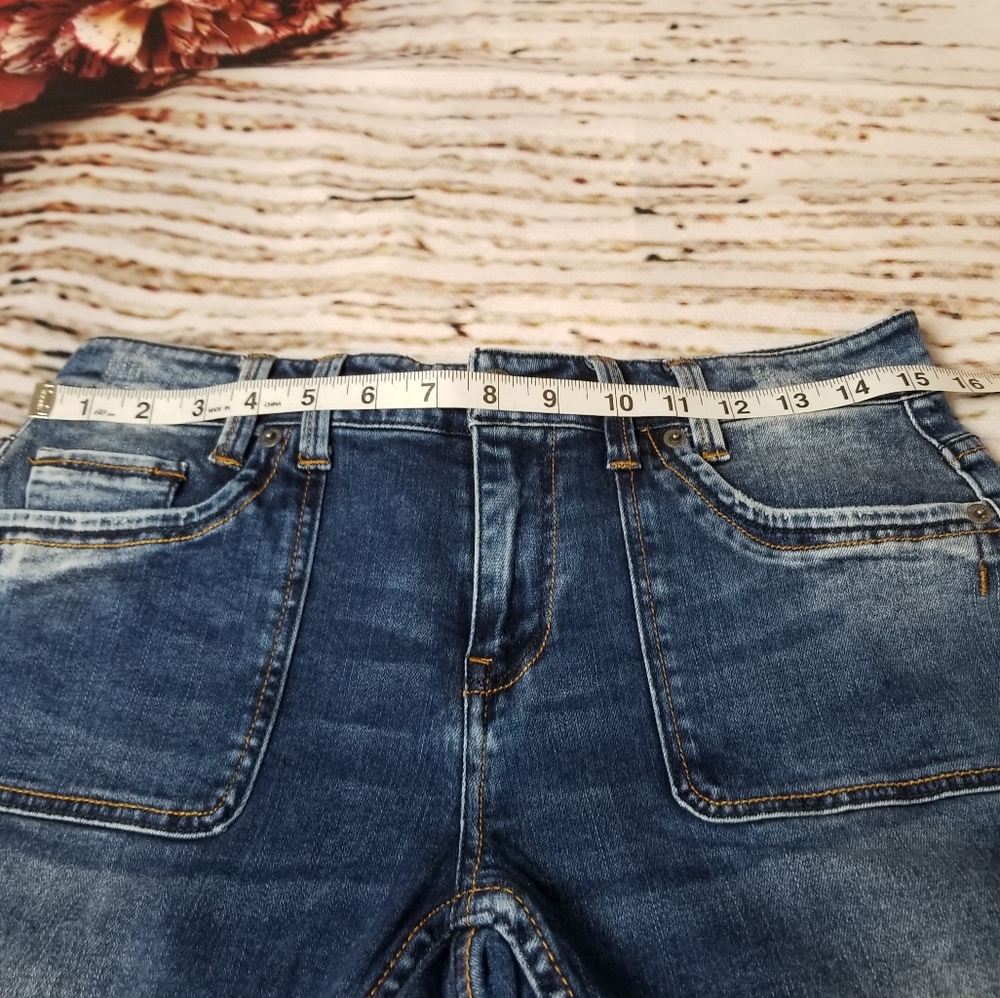 POP! Patch Jeans - Picture 4 of 11